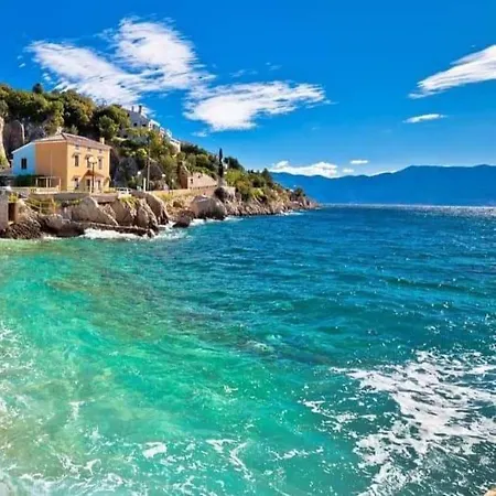 Villa Azure Infinity Baska 아파트 *